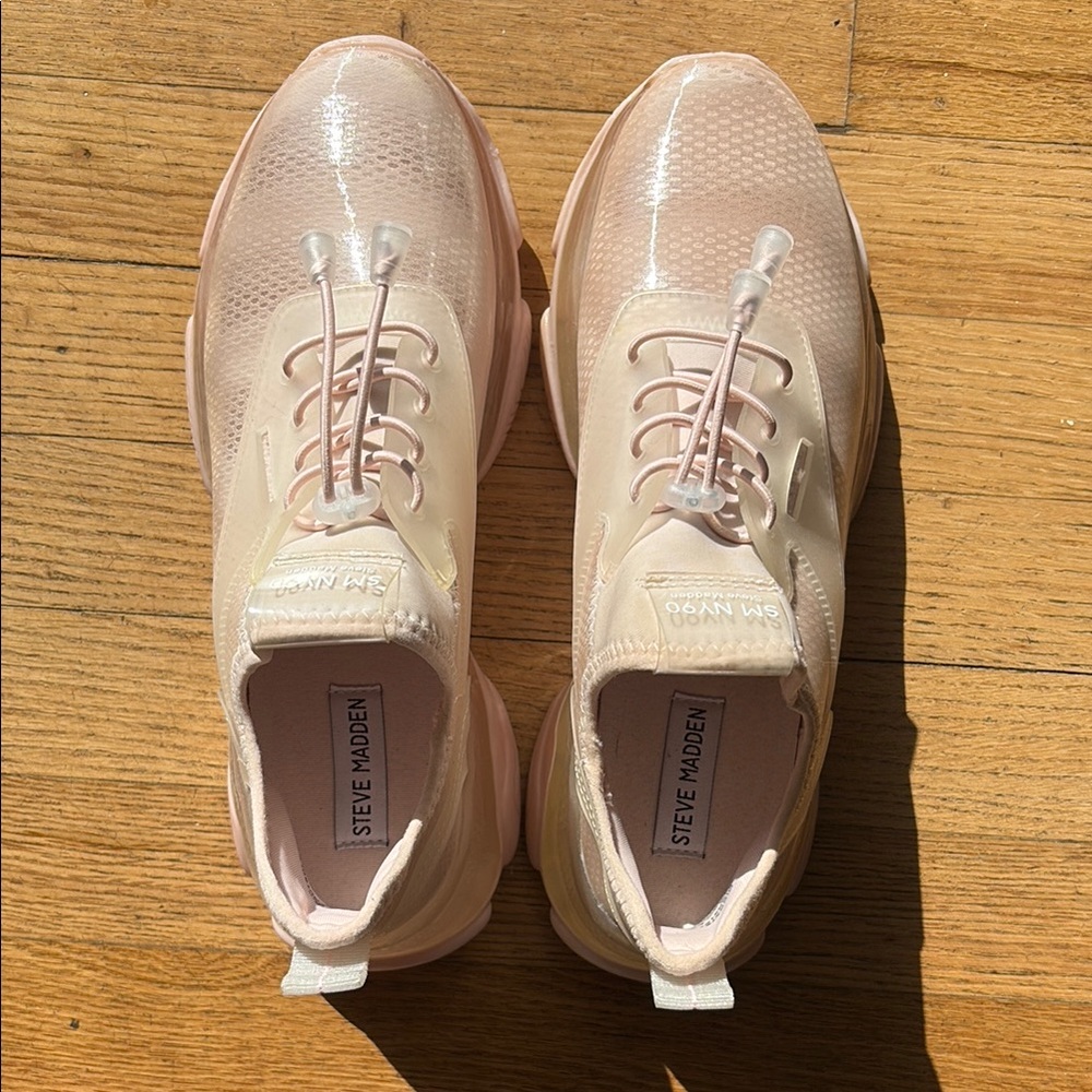 Steve Madden Migrate Trainers NWOT